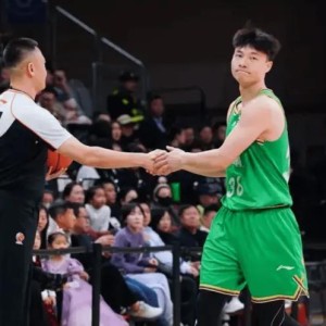 亚博体育-击败新疆2将回暖太及时！鄢手骐全面输出，哈维精准三分增加轮换