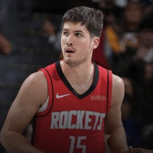 yabo-谢泼德全场出战18分钟，9中5得到14分2助攻2抢断